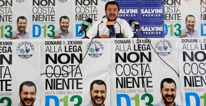 El lider del partido ultraderechista Liga Norte, Matteo Salvini, en una rueda de prensa en Milán. REUTERS/Alessandro Garofalo