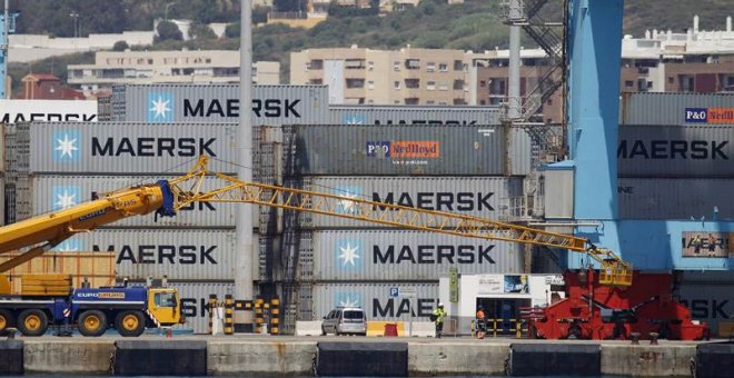 Contenedores del Puerto de Algeciras, donde la normalidad ha sido la norma. | EFE