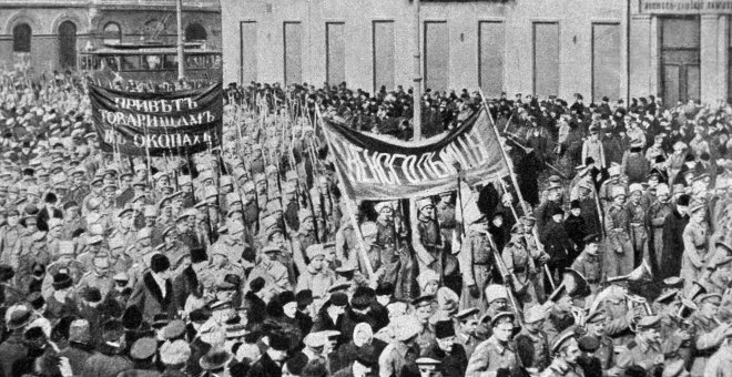 Manifestación de soldados durante la revolución de febrero de 1917. /SPUTNIK