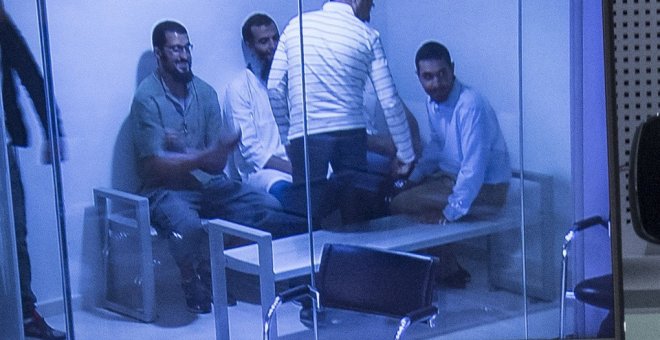 Un momento del juicio que se celebra en la Audiencia Nacional contra los 6 presuntos yihadistas, detenidos en 2014 en Melilla en la operación Javer, acusados de captar combatientes marroquíes y españoles para Al Qaeda para atentar en el Magreb o "en suelo