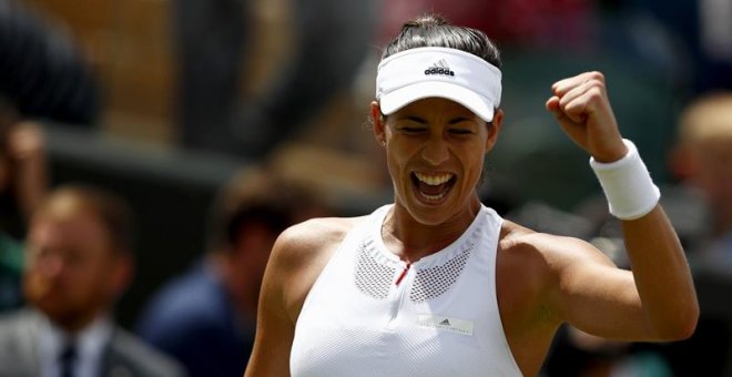 La española Garbiñe Muguruza celebra su clasificación para los cuartos de final de Wimbledon. /EFE
