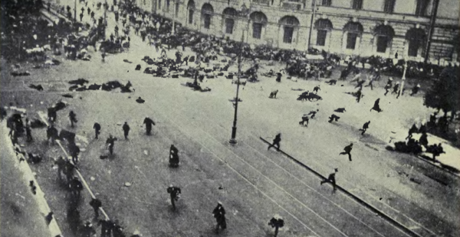 Disturbios durante el fracasado alzamiento bolchevique, Petrogrado, julio de 1917 /Wikipedia