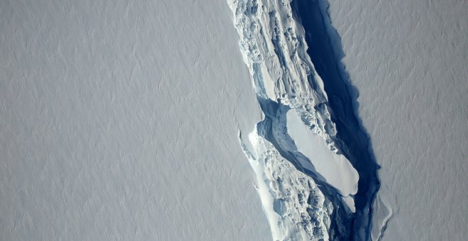 Vista aérea del desprendimiento del Larsen C /REUTERS/File Photo