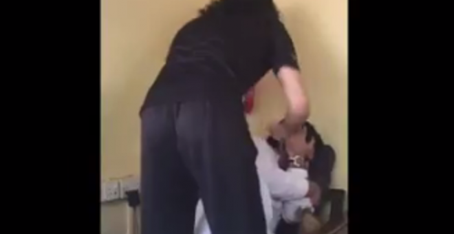 Un príncipe saudí se graba mientras golpea a sus empleados. TWITTER