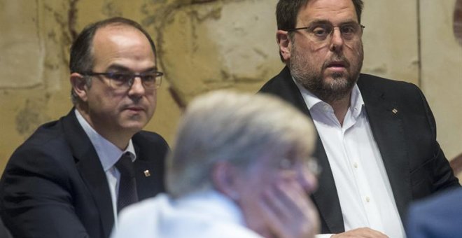 Jordi Turull i Oriol Junqueras en la reunió del Govern d'aquest dimarts. EFE / Quique García