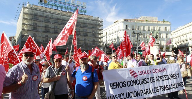 Protesta en la madrileña Puerta del Sol por el concurso de acreedores presentado por Isolux. EFE/Darwin Carrión