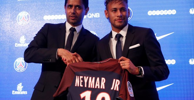 Neymar Jr. es presentado como nuevo jugador del PSG. REUTERS/Christian Hartmann
