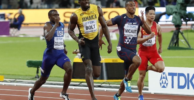 Usain Bolt durante la carrera.- REUTERS