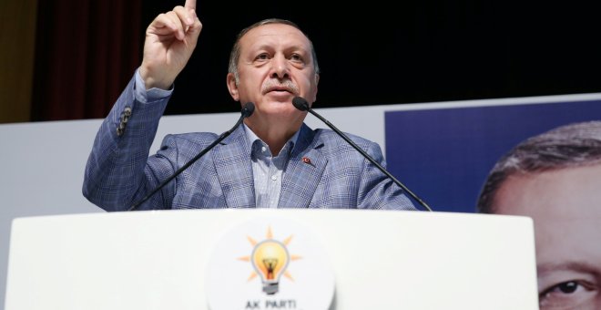 El presidente de Turquía, Tayyip Erdogan, en un mitin de su partido. REUTERS