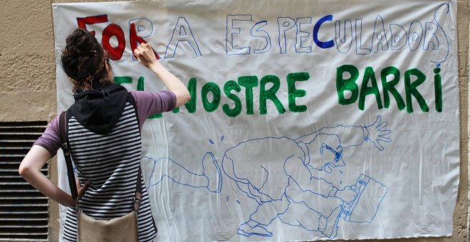 Carteles realizados por los vecinos y vecinas de Lancaster. / Foto cedida por Madres L24