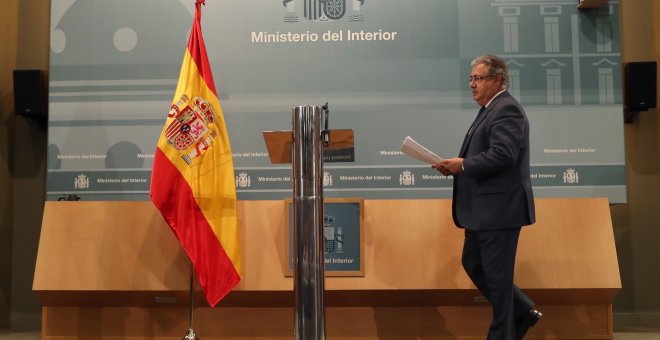 El ministro del Interior, Juan Ignacio Zoido, a su llegada a la rueda de prensa posterior a la reunión del pacto antiyihadista. EFE/J. J. Guillén