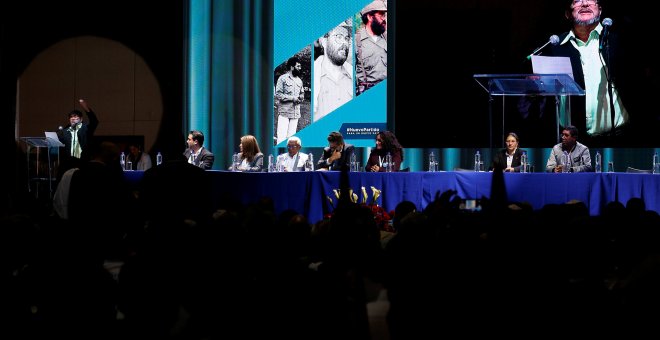 El líder de la guerrilla colombiana FARC, Rodrigo Londono, conocido como "Timochenko", habla en el Congreso Nacional de las FARC en Bogotá /REUTERS (Jaime Saldarriaga)