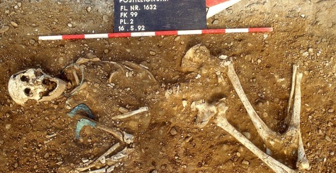 Restos humanos descubiertos al sur de Augsburgo (Alemania) de hace entre 2.500 y 1.650 a.C./ Stadtarchäologie Augsburg