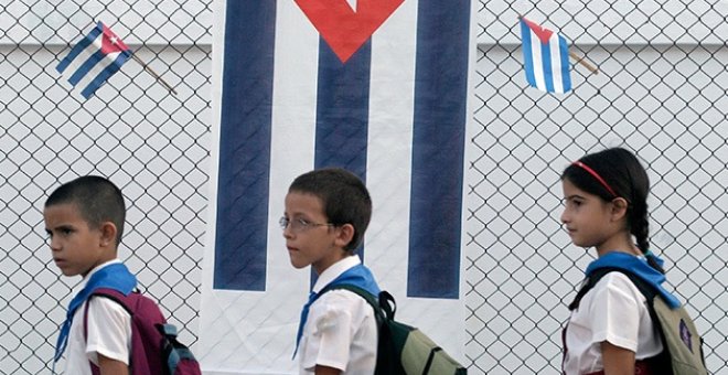 La fachada de un colegio de Cuba / Enrique De La Osa - REUTERS