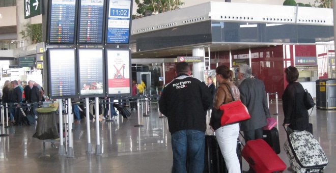Pasajeros en el aeropuerto de Málaga-Costa del Sol. E.P.