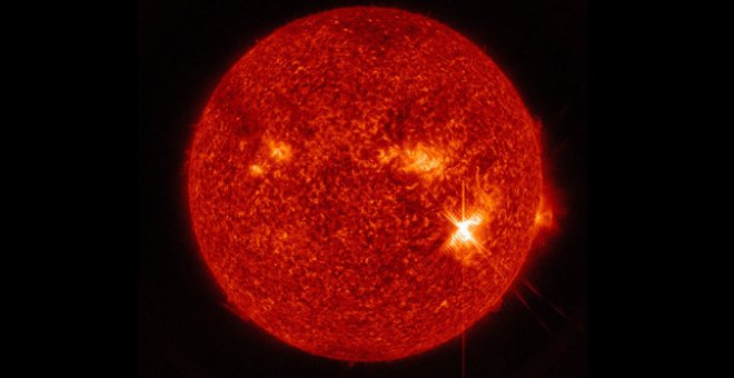 Potente llamarada solar captada este miércoles desde el Solar Dynamics Observatory de la NASA. NASA/ Goddard/SDO