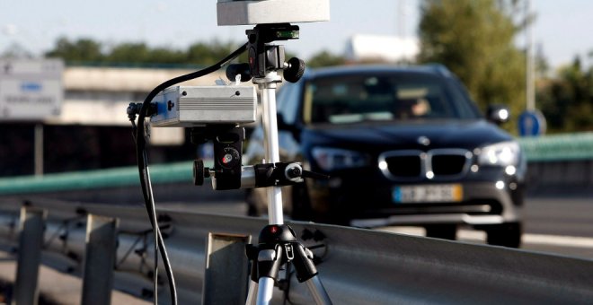 Los radares de la Dirección General de Tráfico detectan medio millar de infracciones cada hora