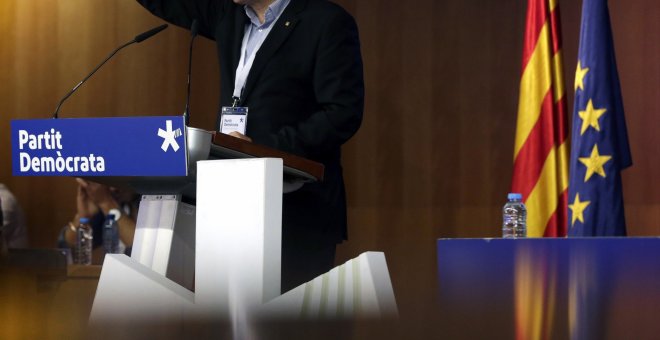 El presidente de la Generalitat, Carles Puigdemont, durante el Consell Nacional del PDeCAT en Barcelona.EFE/Alberto Estévez