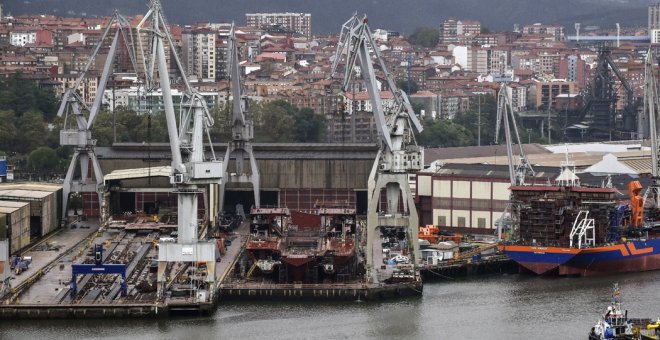 Vista del astillero La Naval de Sestao. EFE/Miguel Toña