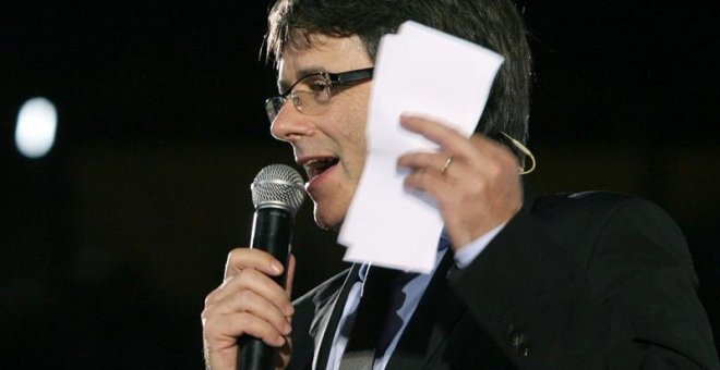 El president Carles Puigdemont durant la seva intervenció a l'inici de campanya pel referèndum / EFE. Toni Albir