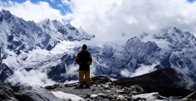 Vistas del valle del Himalaya desde el campamento base del glaciar Yala, Nepal. Joseph Shea