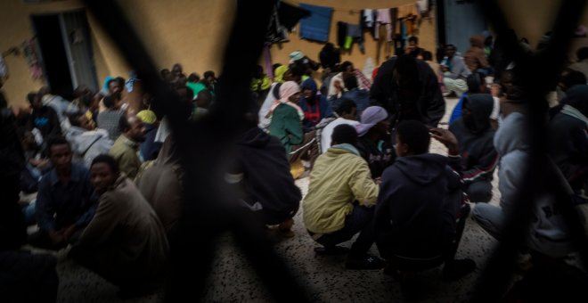 Cientos de personas hacinadas en el centro de detención de inmigrantes en Libia.- RICARDO GARCÍA VILANOVA / CEDIDA POR MSF