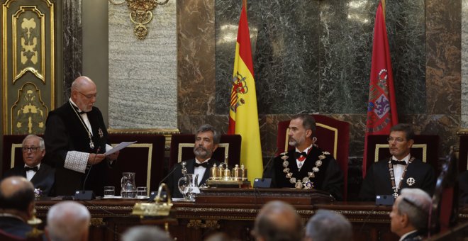 El fiscal general del Estado, José Manuel Maza, el presidente del CGPJ, Carlos Lesmes, el rey Felipe VI, y el ministro de Justicia, Rafael Catalá, en el acto de apertura del año judicial EFE