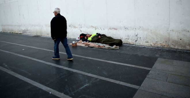 La salida de la crisis está provocando un ensanchamiento de la brecha social que separa de las clases medias y las altas a las menos favorecidas económicamente. REUTERS/Archivo