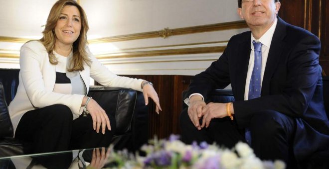 La presidenta de la Junta de Andalucía, Susana Díaz, junto al portavoz parlamentario de Ciudadanos, Juan Marín, en una reunion en el Palacio de San Telmo. EFE/Raúl Caro