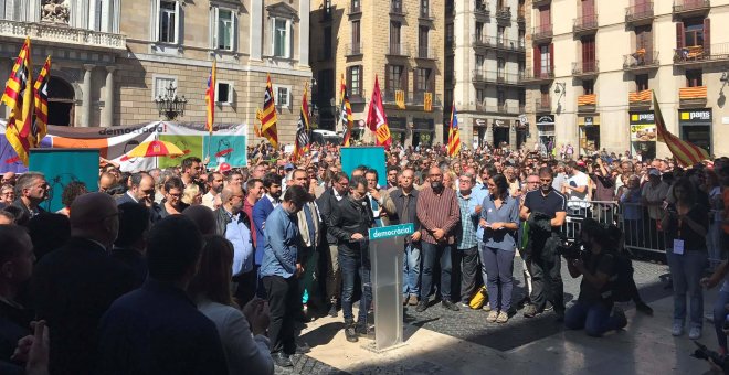 Concentració de protesta contra intervenció del govern central a Catalunya, a Plaça de Sant Jaume / LEC