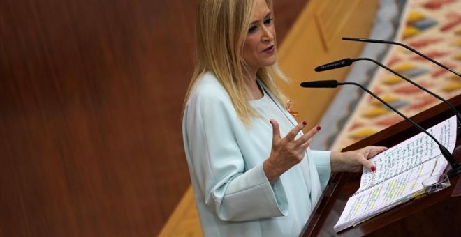 La presidenta de la Comunidad de Madrid, Cristina Cifuentes, durante su intervención en la segunda jornada del debate sobre el estado de la región. EFE/Víctor Lerena