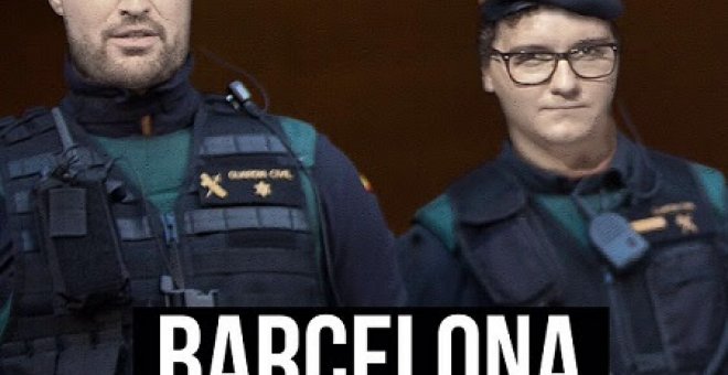 Cartel de 'No te metas en política', en Barcelona