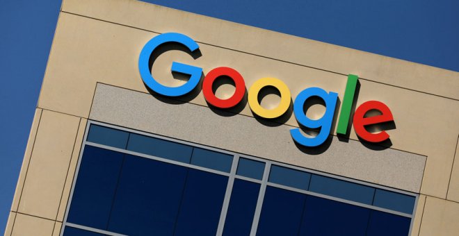 El logotipo de Google en un edificio de California. REUTERS/Mike Blake