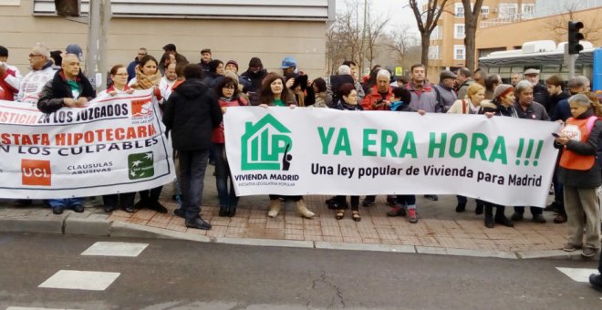 Concentración por la ILP por el derecho a la vivienda de Madrid.-