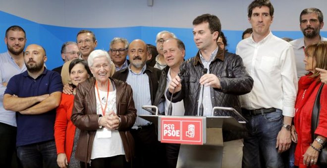 La candidatura a liderar el PSdeG de Gonzalo Caballero (4-d), tras ganar las primarias a la la secretaría general del partido. /EFE