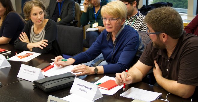 Los eurodiputados Marina Albiol, Gabi Zimmer y Miguel Urban.