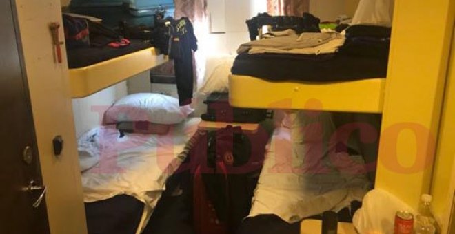 Los guardias civiles llevan un mes en Catalunya viviendo hasta cuatro agentes en pequeñas habitaciones y durmiendo en literas.