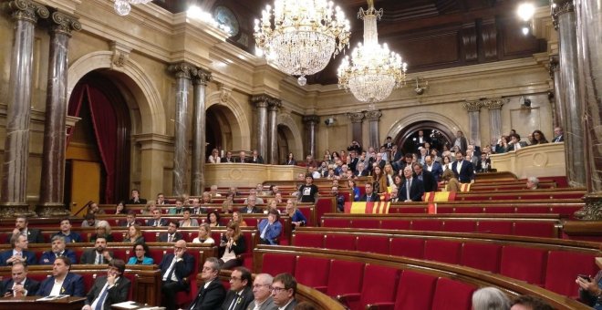 Imatge del Parlament en el moment de la votació de la resolució de JxSí i la CUP que proclama la independència de Catalunya - Europa Press