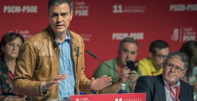 El secretario general del PSOE, Pedro Sánchez, durante su intervención en el XI Congreso regional en el que se reelige como secretario general del partido en la región a Emiliano García-Page. EFE/Ismael Herrero