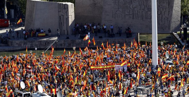 Manifestación convocada el pasado 28 de octubre por la Fundación DENAES para la defensa de la Nación española, en la plaza de Colón de Madrid, para reivindicar la unidad de España y la Constitución. EFE/ Javier López