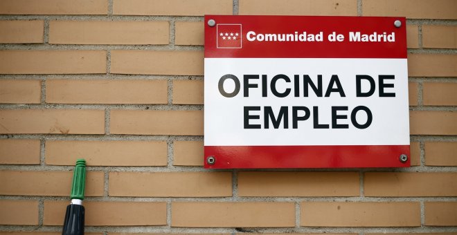 Cartel de una oficina de empleo de la Comunidad de Madrid. E.P.