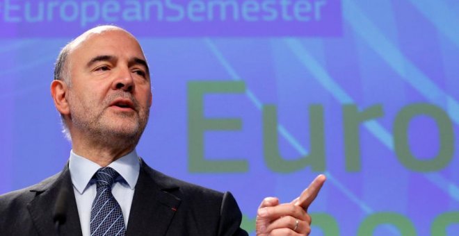 El comisario de Asuntos Económicos y Monetarios, Pierre Moscovici, en una rueda de prensa en la sede de la Comisión Europea, en Bruselas. REUTERS