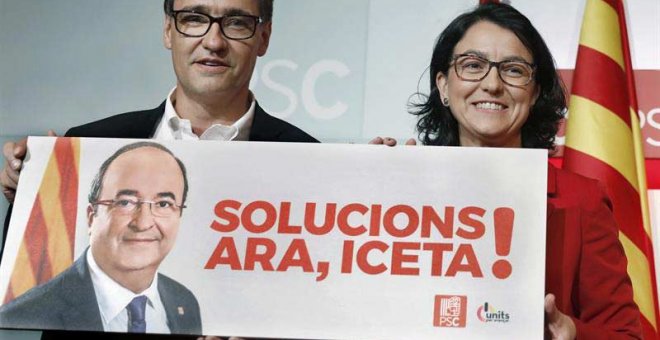 El director de campaña del PSC, Salvador Illa y la portavoz, Eva Granados, presentaron este mediodía el programa de los socialistas catalanes. | ANDREU DALMAU (EFE)