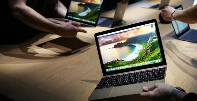 Un MacBook de la compañía Apple. Reuters/Robert Galbraith
