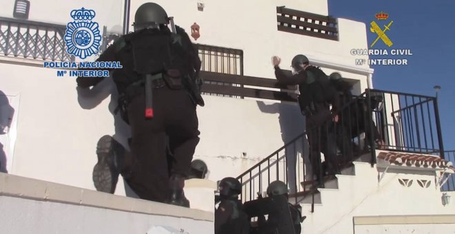 Agentes de la Guardia Civil durante la caza del 'Messi del hachís'.