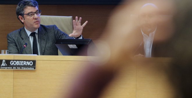 El ministro de Energía, Álvaro Nadal, durante su comparecencia ante la comisión correspondiente del Congreso. EFE/Mariscal