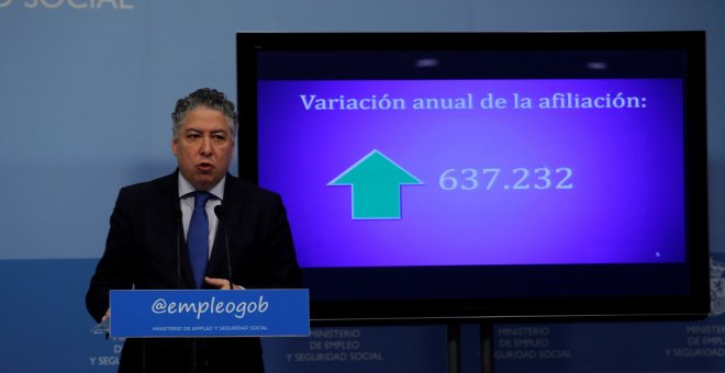 El secretario de Estado de Seguridad Social, Tomás Burgos, durante la rueda de prensa para presentar los datos de paro y afiliación de noviembre. EFE/ Juan Carlos Hidalgo