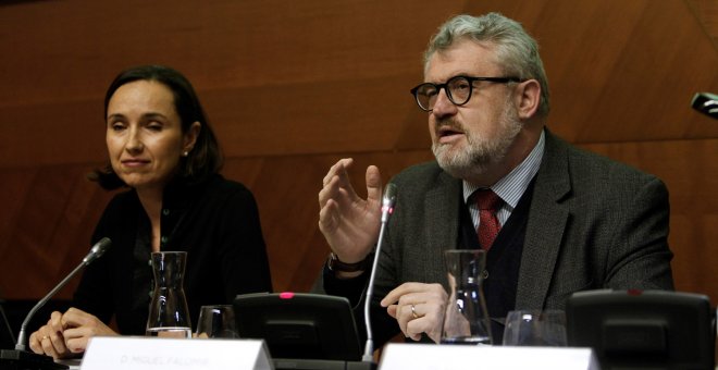 La vicepresidenta de la Fundación María Cristina Masaveu Peterson, Carolina Compostico, y el director del Museo Nacional del Prado, Miguel Falomir.- EFE