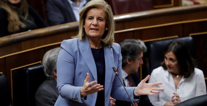 La ministra de Empleo, Fátima Báñez, durante la sesión de control al Gobierno celebrada en el Congreso de los Diputados. EFE/Juan Carlos Hidalgo