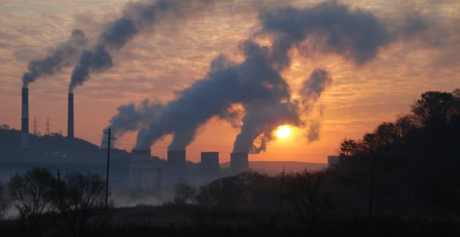 Emisiones de una planta térmica. REUTERS